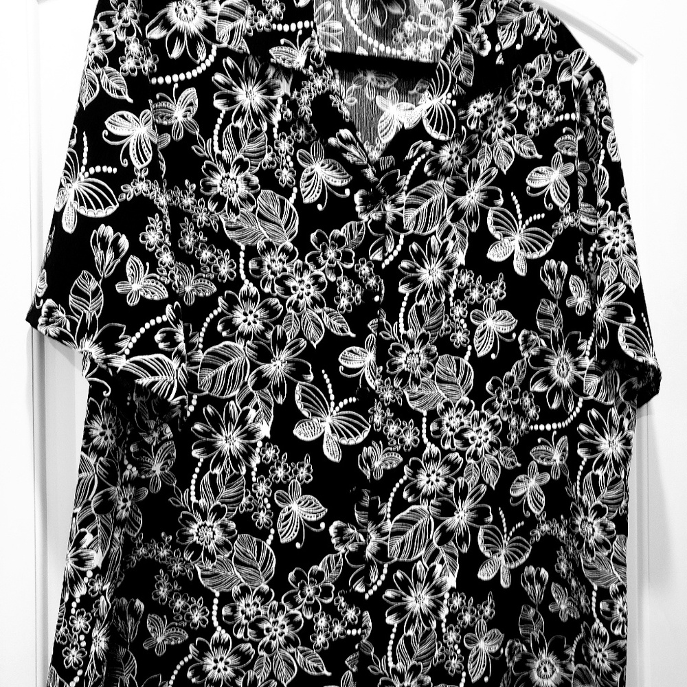Blouse, flowery, Short Sleeve  V neck